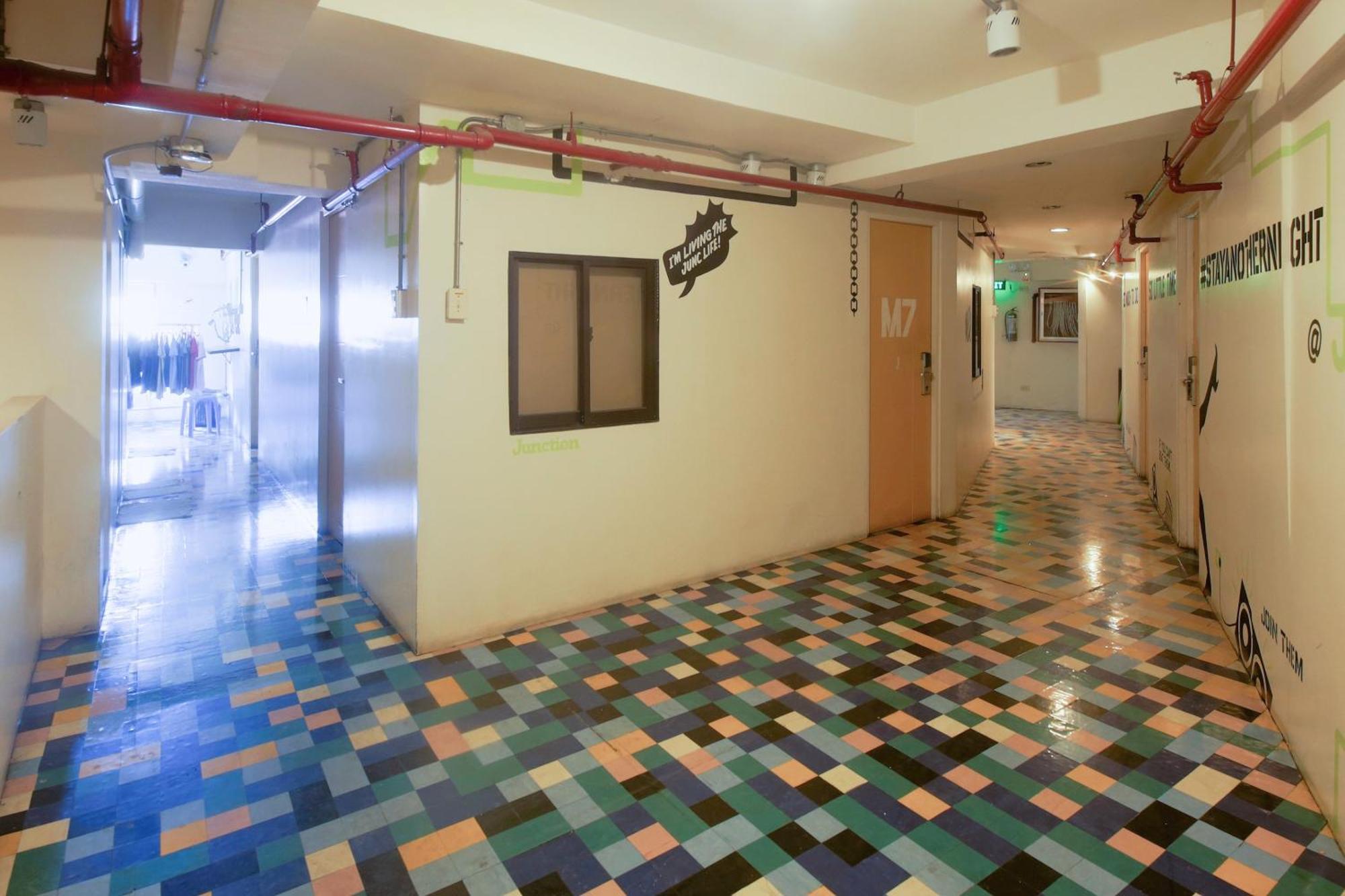 Spot On Junction Hostel Makati City Exterior foto